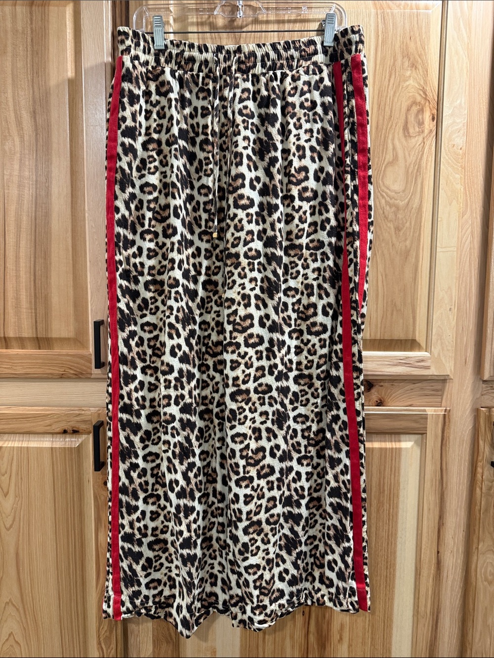 Label of Love Anthro Women’s Sz XL Leopard Print Wide Leg Pants Red Side Stripes